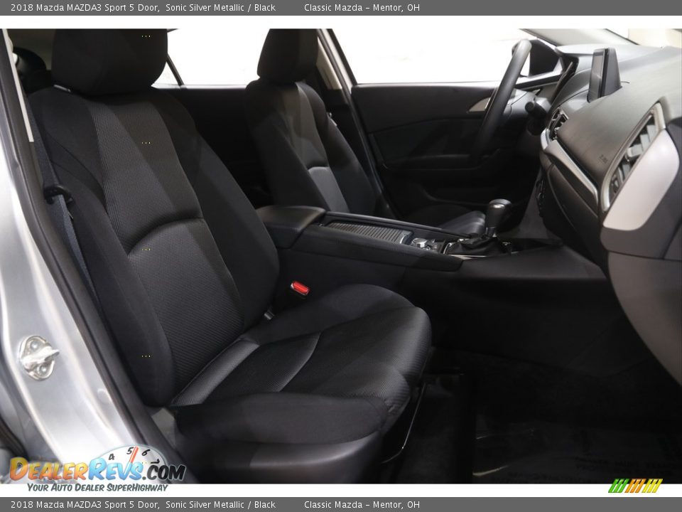 2018 Mazda MAZDA3 Sport 5 Door Sonic Silver Metallic / Black Photo #16