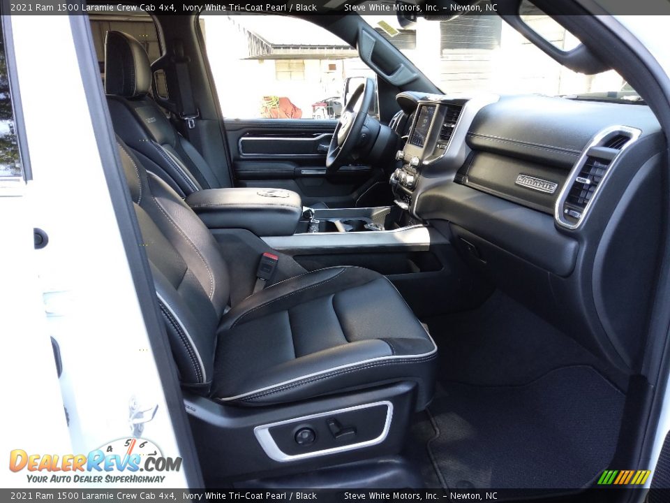 2021 Ram 1500 Laramie Crew Cab 4x4 Ivory White Tri-Coat Pearl / Black Photo #22