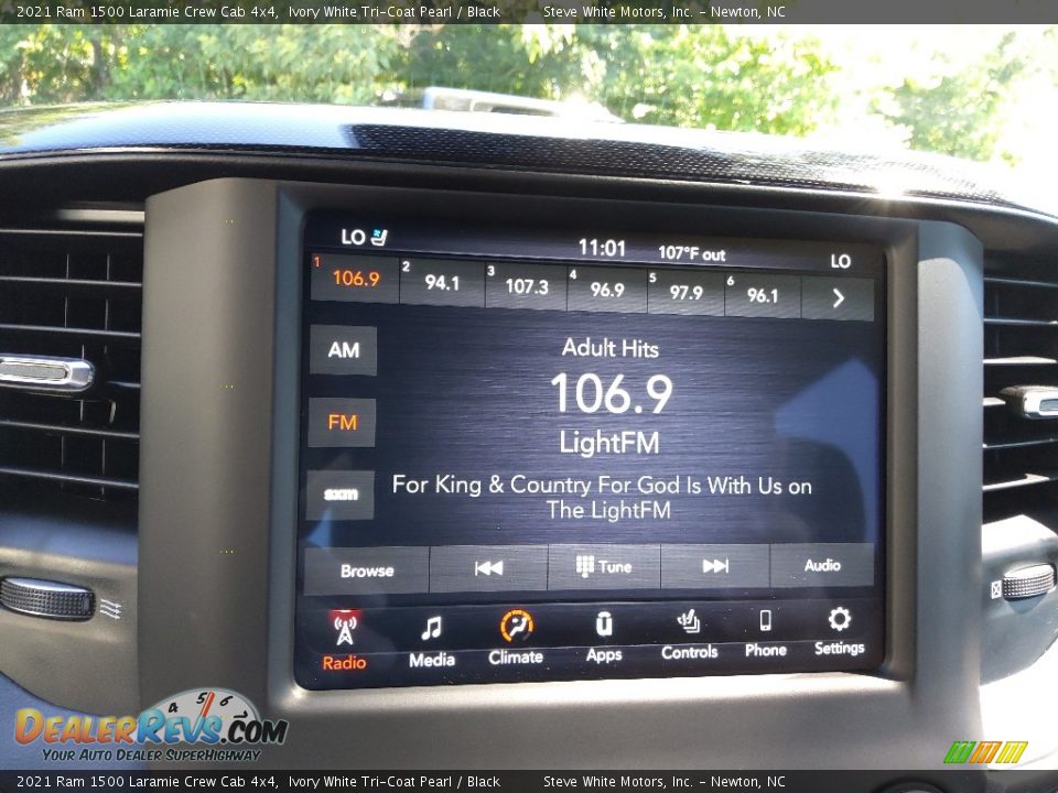 2021 Ram 1500 Laramie Crew Cab 4x4 Ivory White Tri-Coat Pearl / Black Photo #28