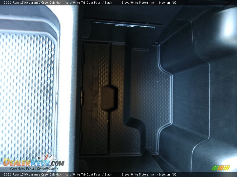 2021 Ram 1500 Laramie Crew Cab 4x4 Ivory White Tri-Coat Pearl / Black Photo #35
