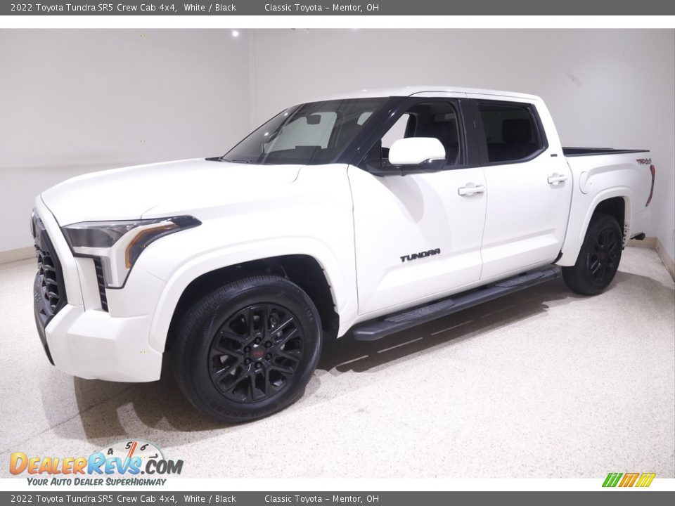2022 Toyota Tundra SR5 Crew Cab 4x4 White / Black Photo #3