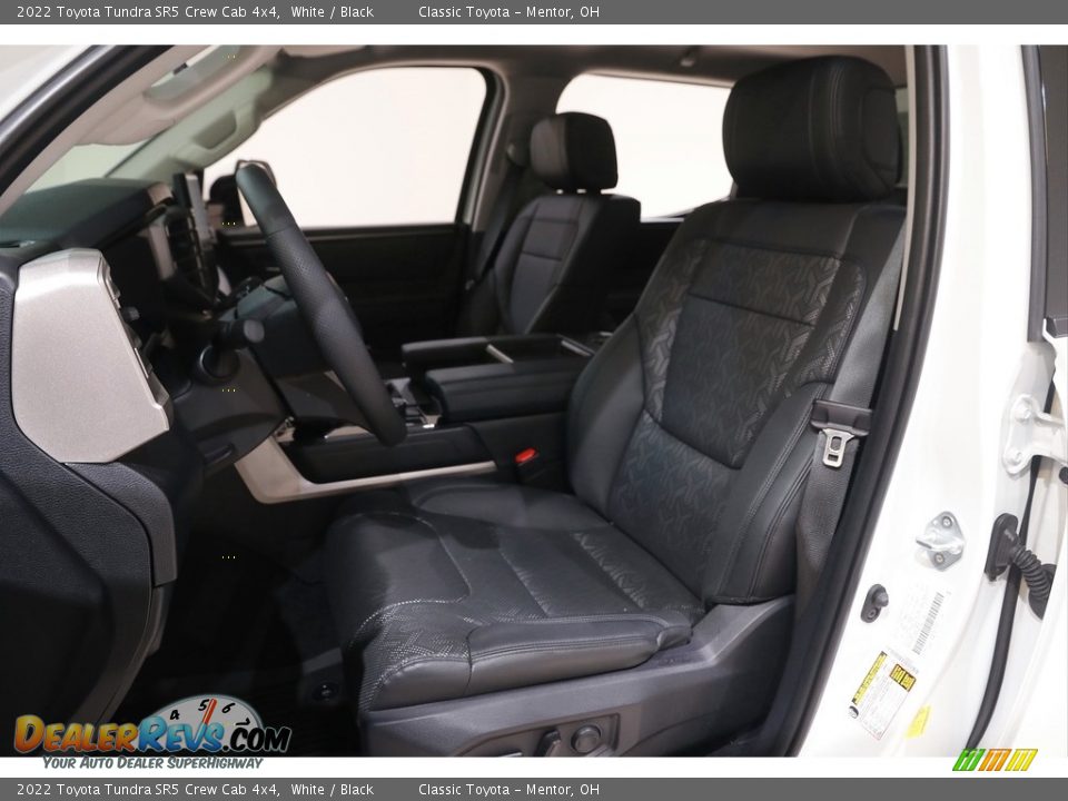 2022 Toyota Tundra SR5 Crew Cab 4x4 White / Black Photo #5