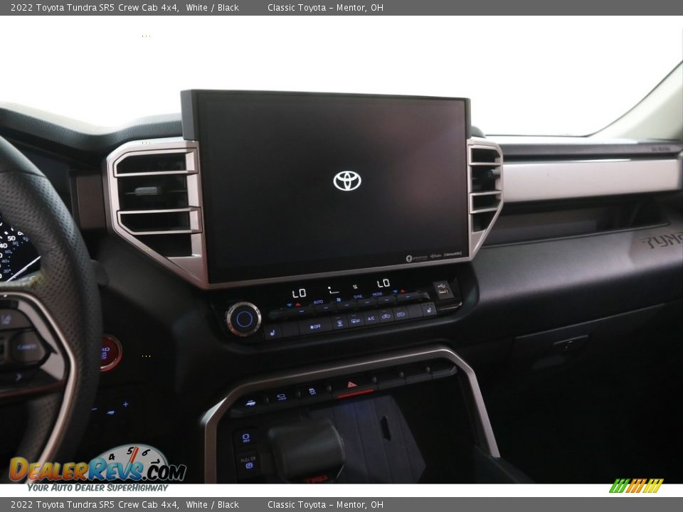 2022 Toyota Tundra SR5 Crew Cab 4x4 White / Black Photo #10