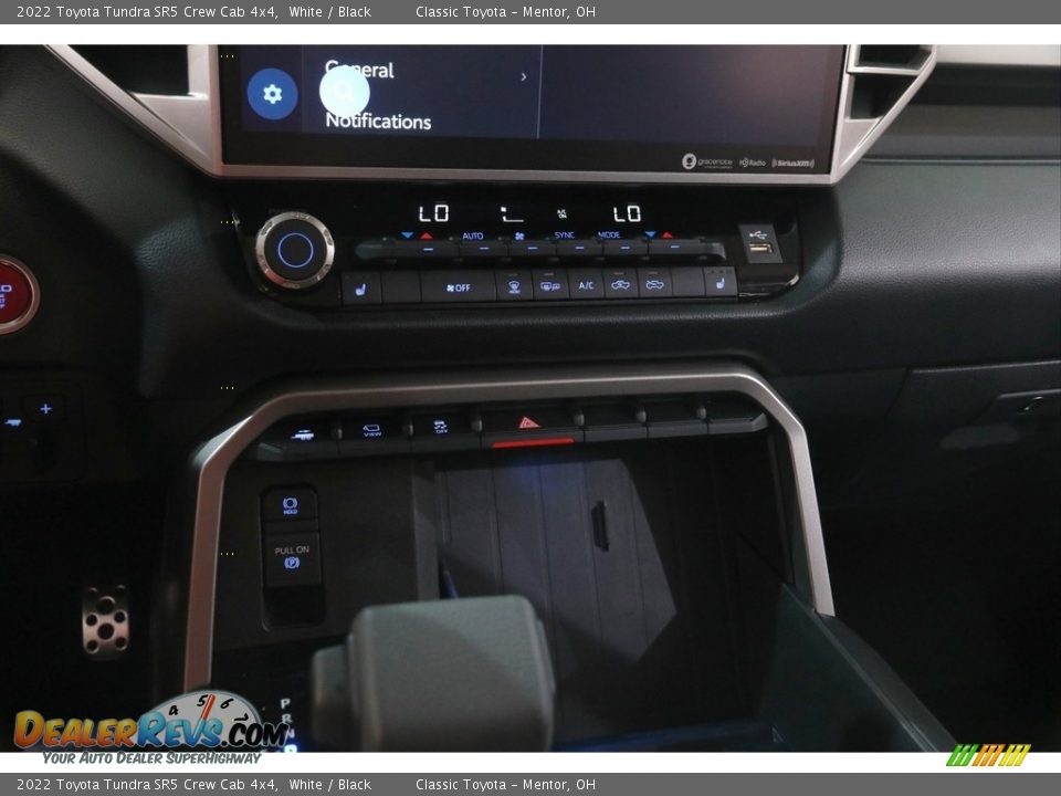 2022 Toyota Tundra SR5 Crew Cab 4x4 White / Black Photo #15