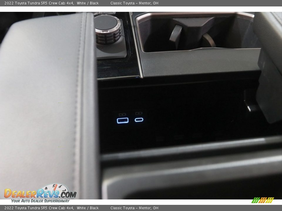 2022 Toyota Tundra SR5 Crew Cab 4x4 White / Black Photo #18