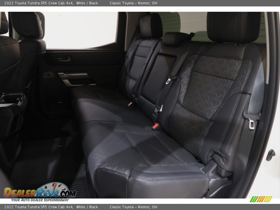 2022 Toyota Tundra SR5 Crew Cab 4x4 White / Black Photo #21