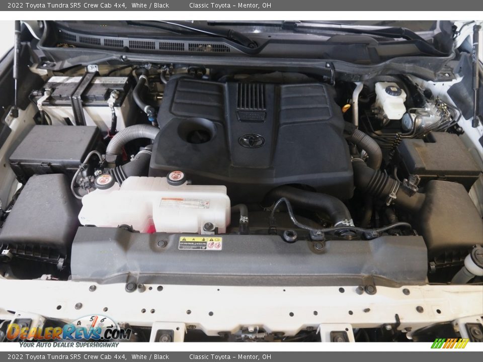 2022 Toyota Tundra SR5 Crew Cab 4x4 White / Black Photo #23
