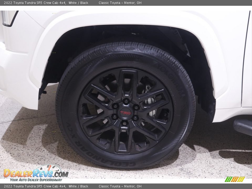 2022 Toyota Tundra SR5 Crew Cab 4x4 White / Black Photo #24