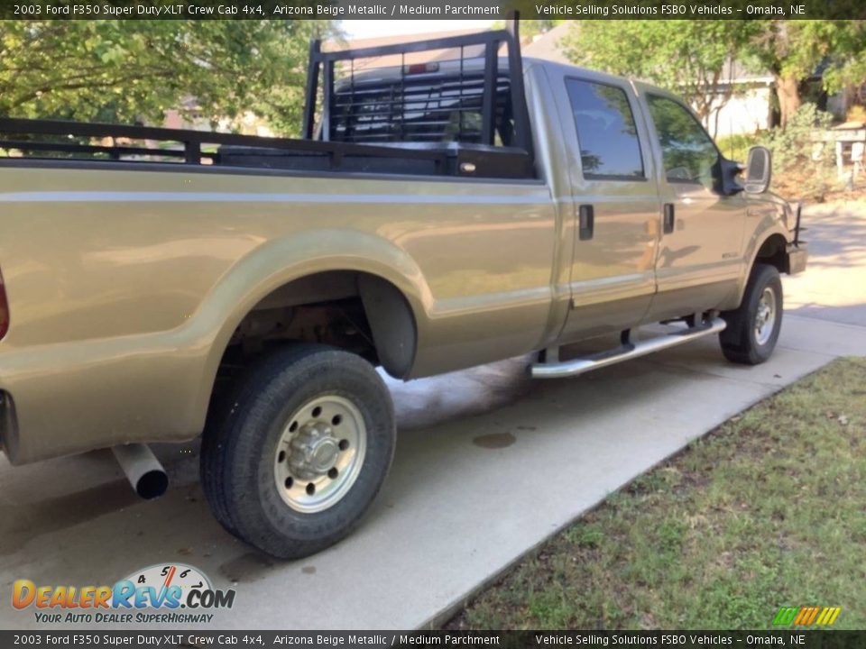 2003 Ford F350 Super Duty XLT Crew Cab 4x4 Arizona Beige Metallic / Medium Parchment Photo #4