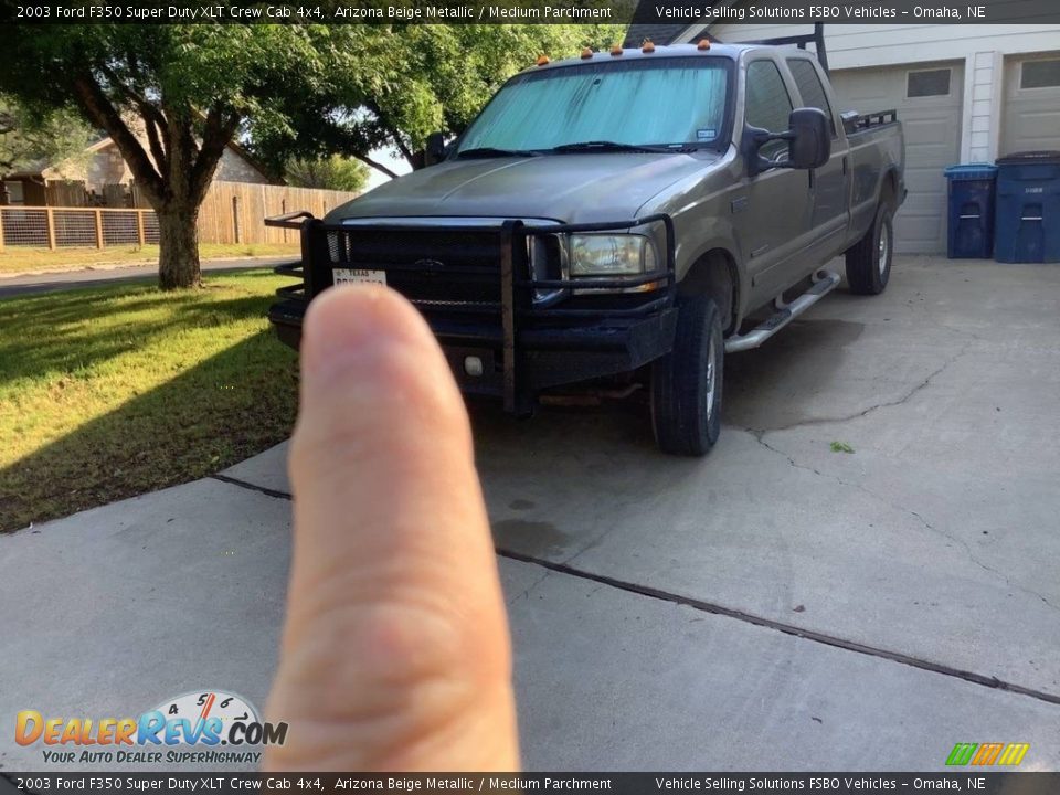 2003 Ford F350 Super Duty XLT Crew Cab 4x4 Arizona Beige Metallic / Medium Parchment Photo #10