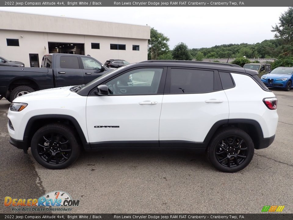 2022 Jeep Compass Altitude 4x4 Bright White / Black Photo #2