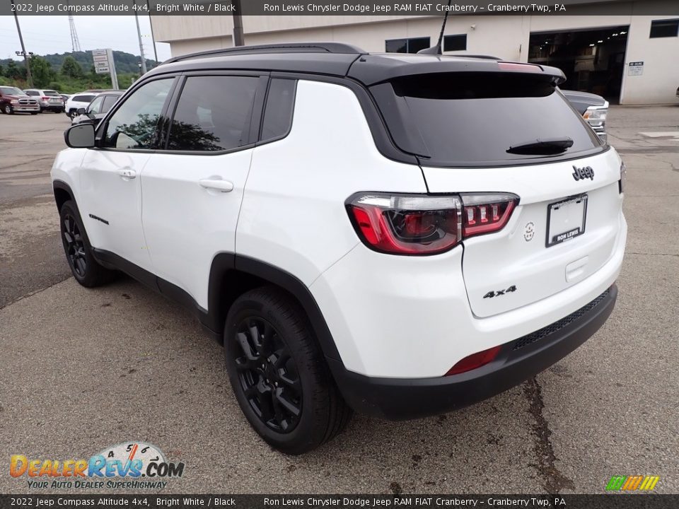 2022 Jeep Compass Altitude 4x4 Bright White / Black Photo #3