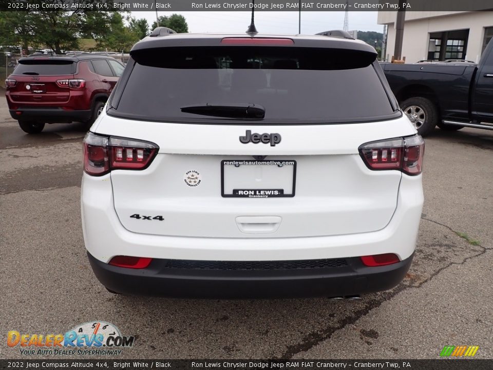 2022 Jeep Compass Altitude 4x4 Bright White / Black Photo #4