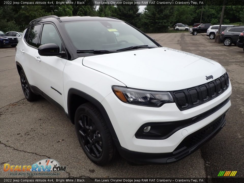 2022 Jeep Compass Altitude 4x4 Bright White / Black Photo #7