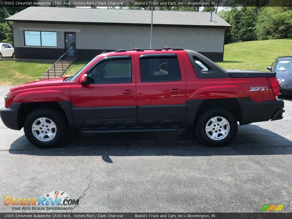2003 Chevrolet Avalanche 1500 4x4 Victory Red / Dark Charcoal Photo #1