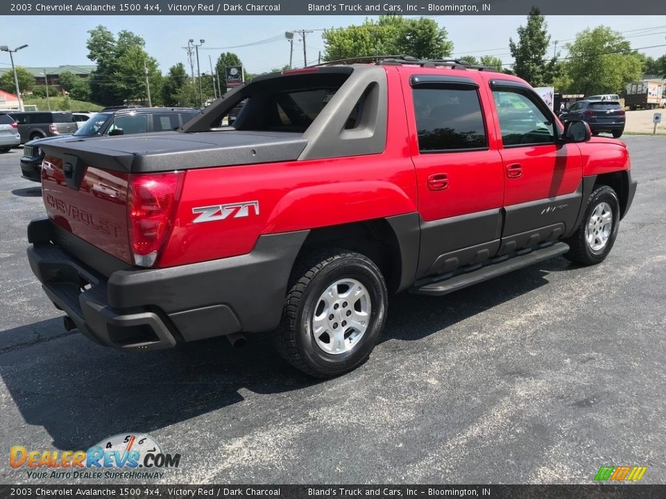 2003 Chevrolet Avalanche 1500 4x4 Victory Red / Dark Charcoal Photo #6