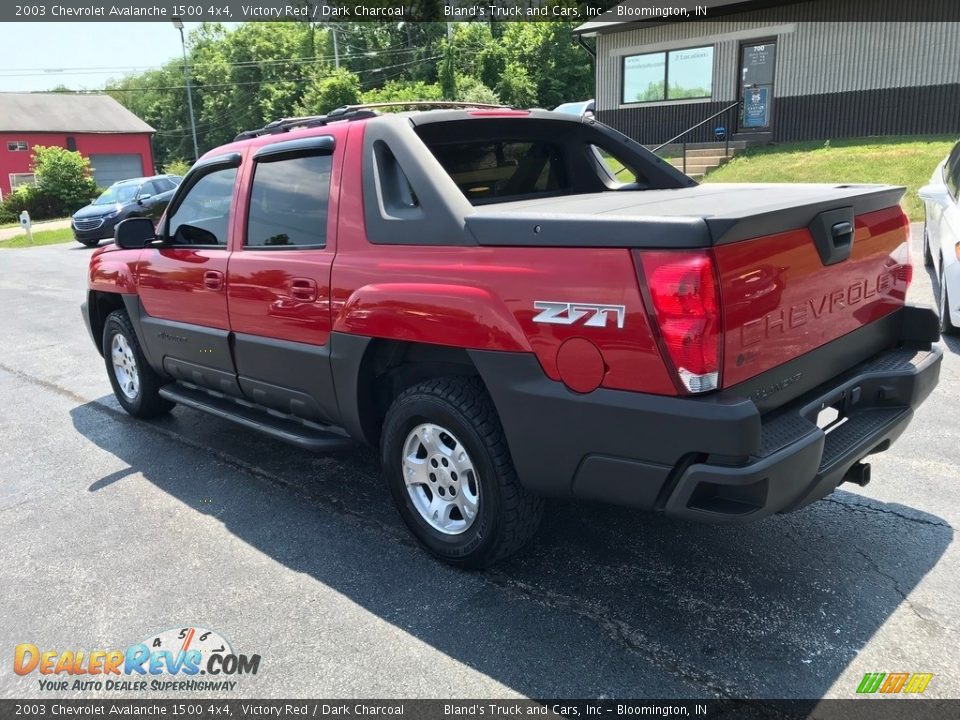 2003 Chevrolet Avalanche 1500 4x4 Victory Red / Dark Charcoal Photo #9