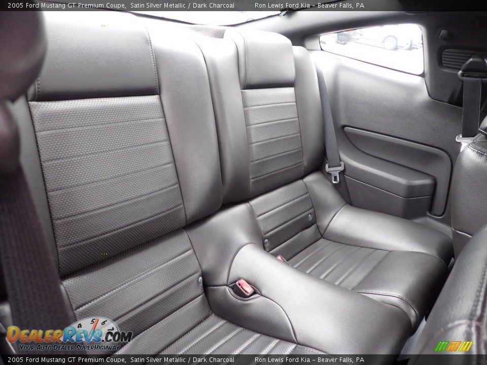 2005 Ford Mustang GT Premium Coupe Satin Silver Metallic / Dark Charcoal Photo #10