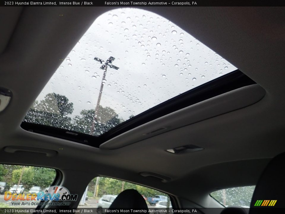 Sunroof of 2023 Hyundai Elantra Limited Photo #15