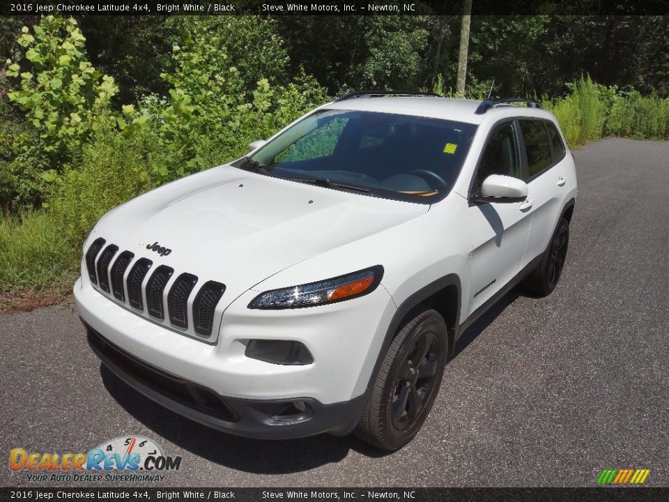 2016 Jeep Cherokee Latitude 4x4 Bright White / Black Photo #2