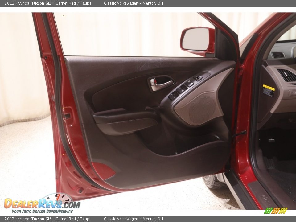 2012 Hyundai Tucson GLS Garnet Red / Taupe Photo #4