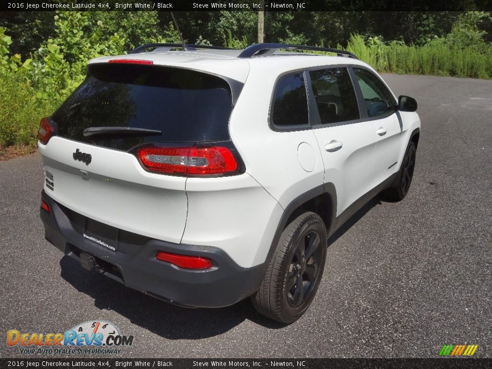 2016 Jeep Cherokee Latitude 4x4 Bright White / Black Photo #6