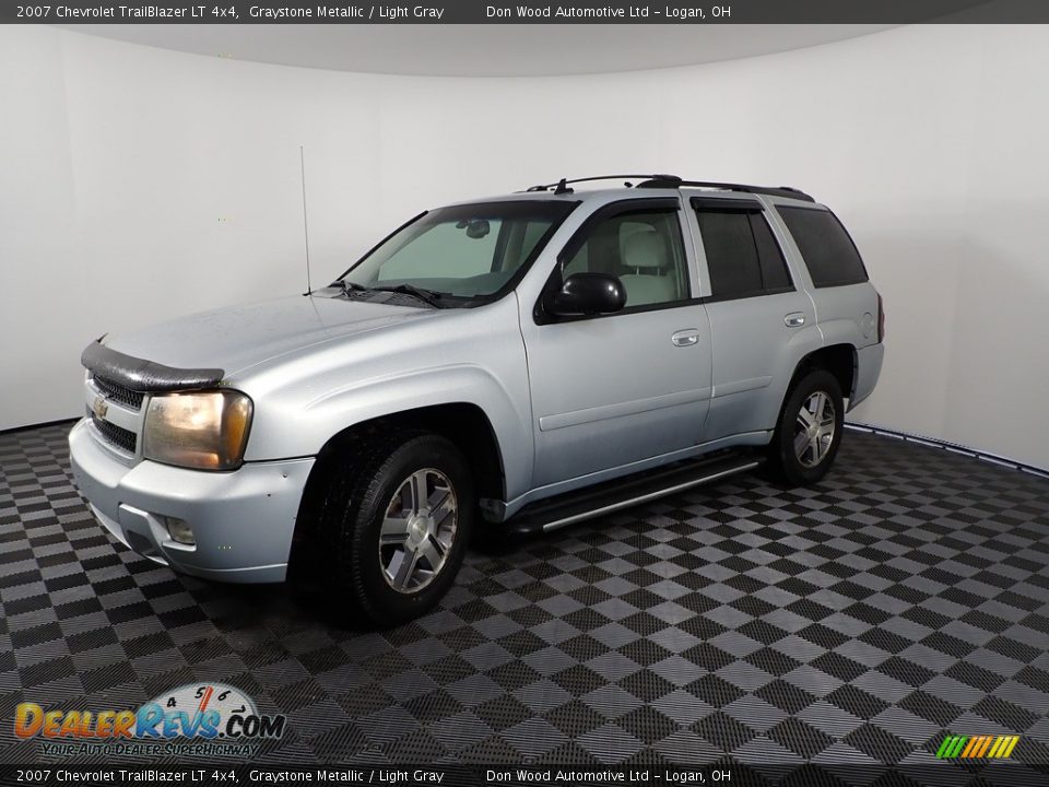 2007 Chevrolet TrailBlazer LT 4x4 Graystone Metallic / Light Gray Photo #3