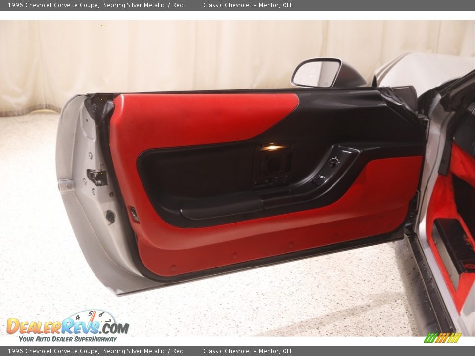 Door Panel of 1996 Chevrolet Corvette Coupe Photo #4