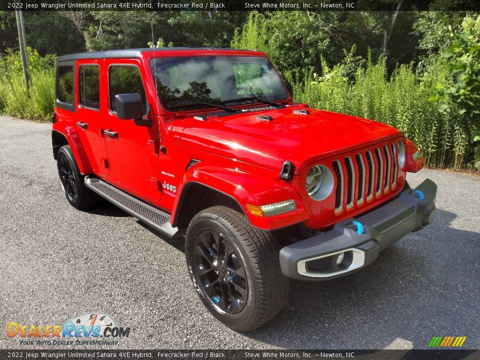 Front 3/4 View of 2022 Jeep Wrangler Unlimited Sahara 4XE Hybrid Photo #5