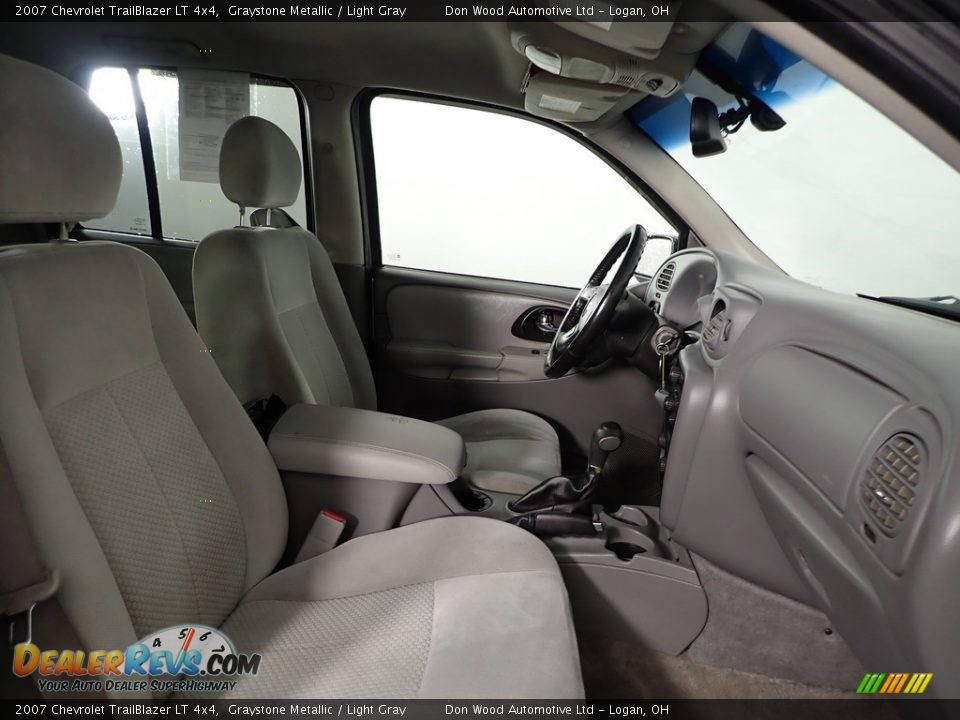 2007 Chevrolet TrailBlazer LT 4x4 Graystone Metallic / Light Gray Photo #25