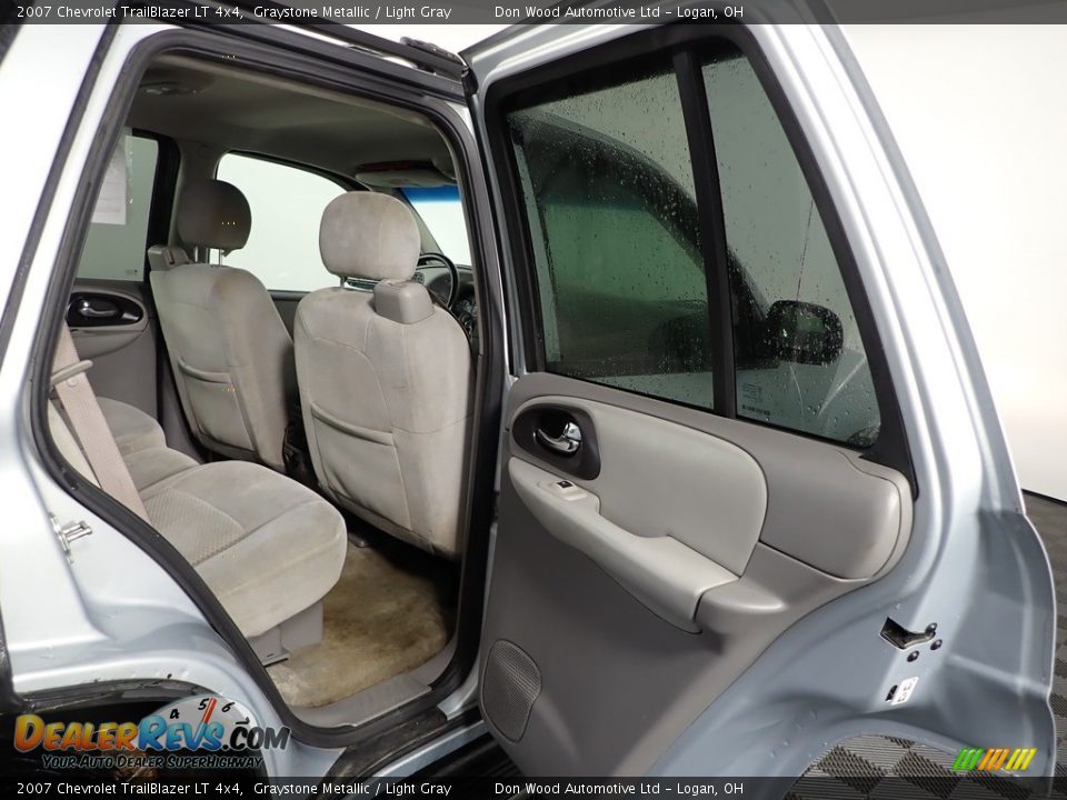 2007 Chevrolet TrailBlazer LT 4x4 Graystone Metallic / Light Gray Photo #26