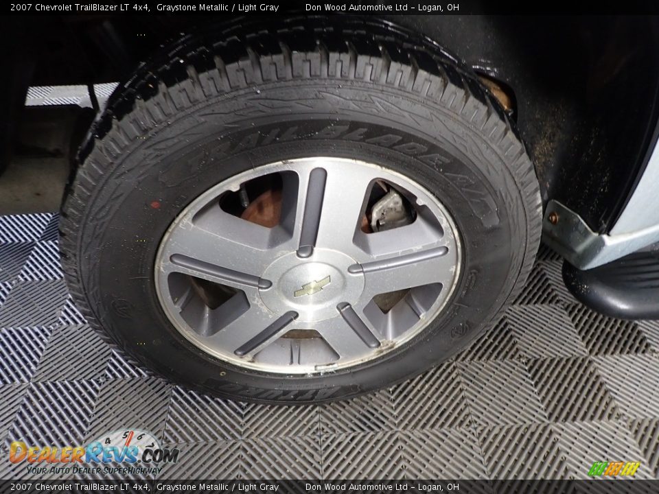 2007 Chevrolet TrailBlazer LT 4x4 Graystone Metallic / Light Gray Photo #28