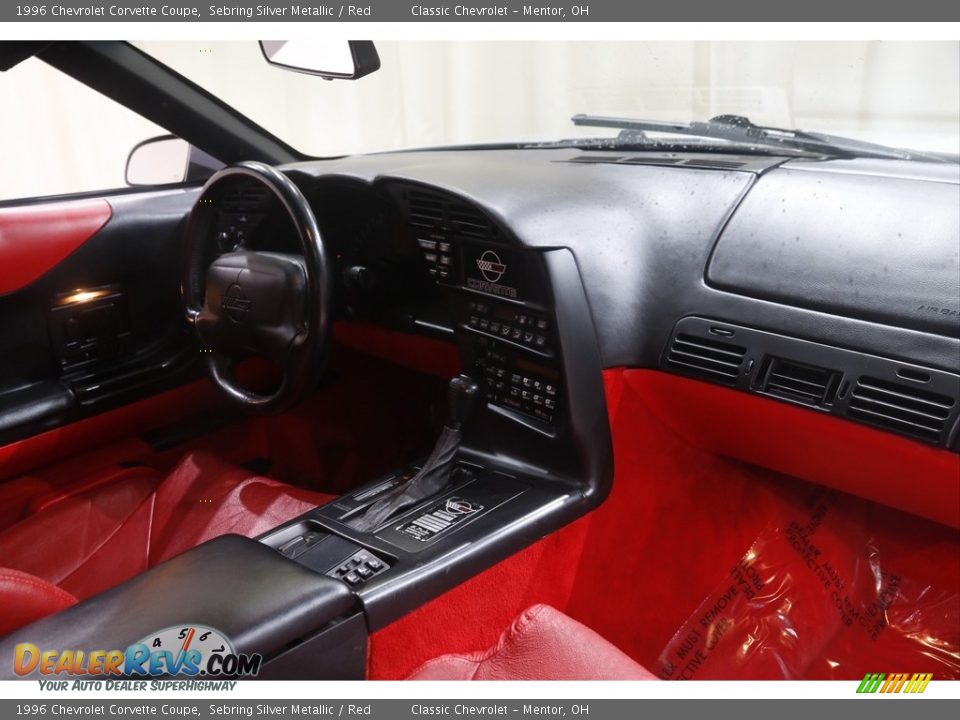 1996 Chevrolet Corvette Coupe Sebring Silver Metallic / Red Photo #14