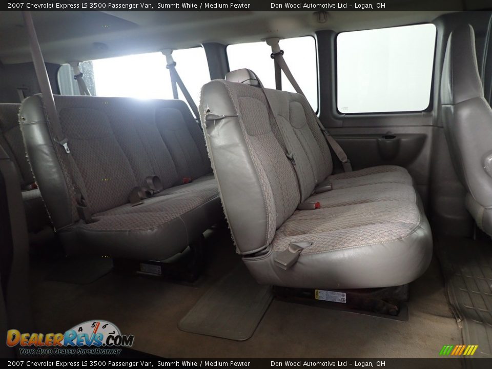 2007 Chevrolet Express LS 3500 Passenger Van Summit White / Medium Pewter Photo #20