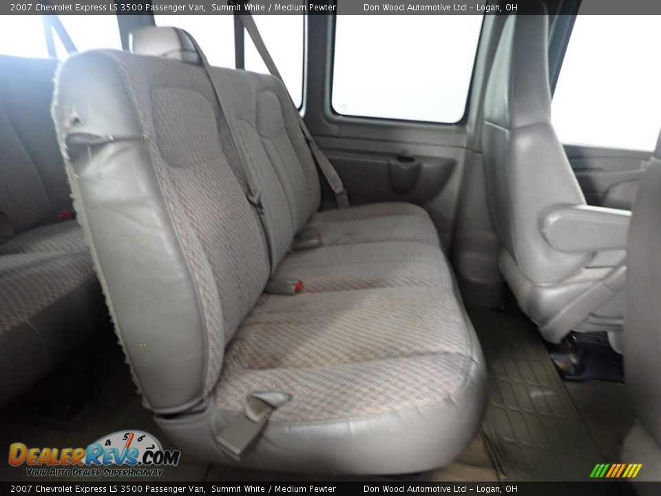 2007 Chevrolet Express LS 3500 Passenger Van Summit White / Medium Pewter Photo #21
