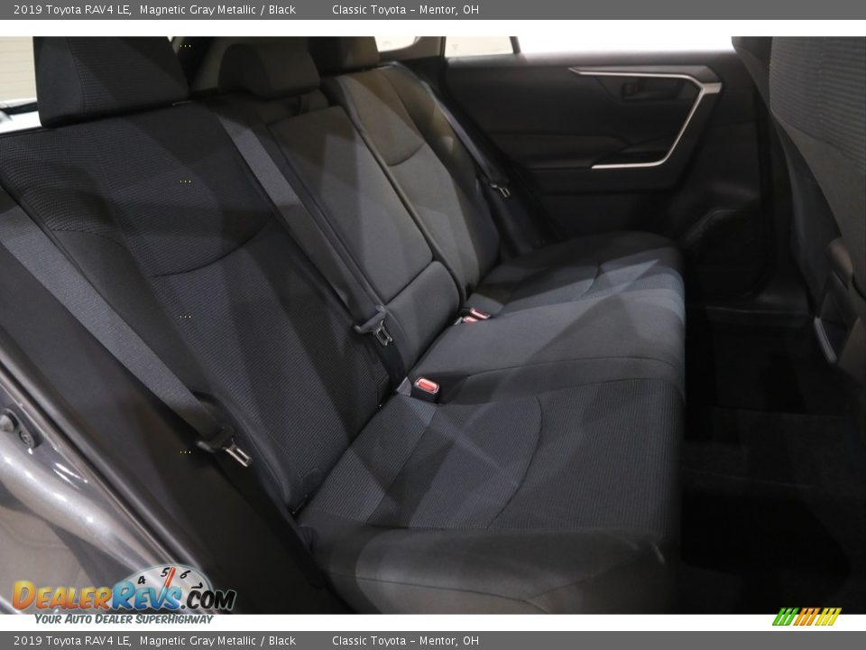 2019 Toyota RAV4 LE Magnetic Gray Metallic / Black Photo #15