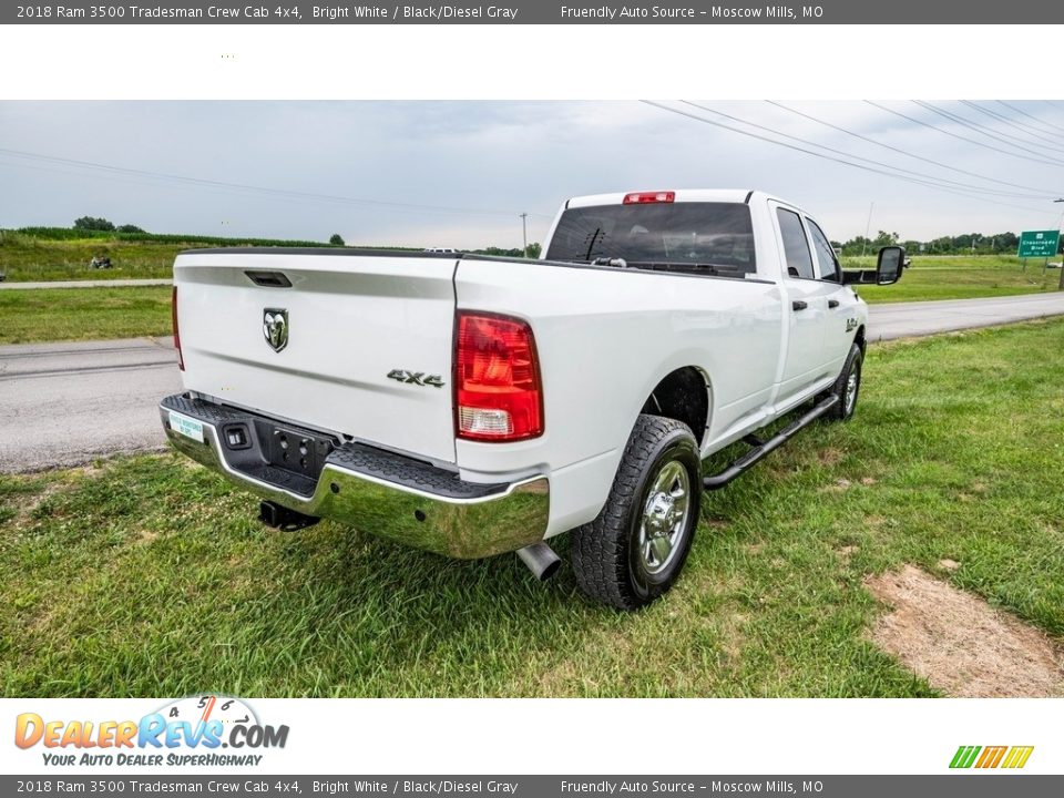 2018 Ram 3500 Tradesman Crew Cab 4x4 Bright White / Black/Diesel Gray Photo #4