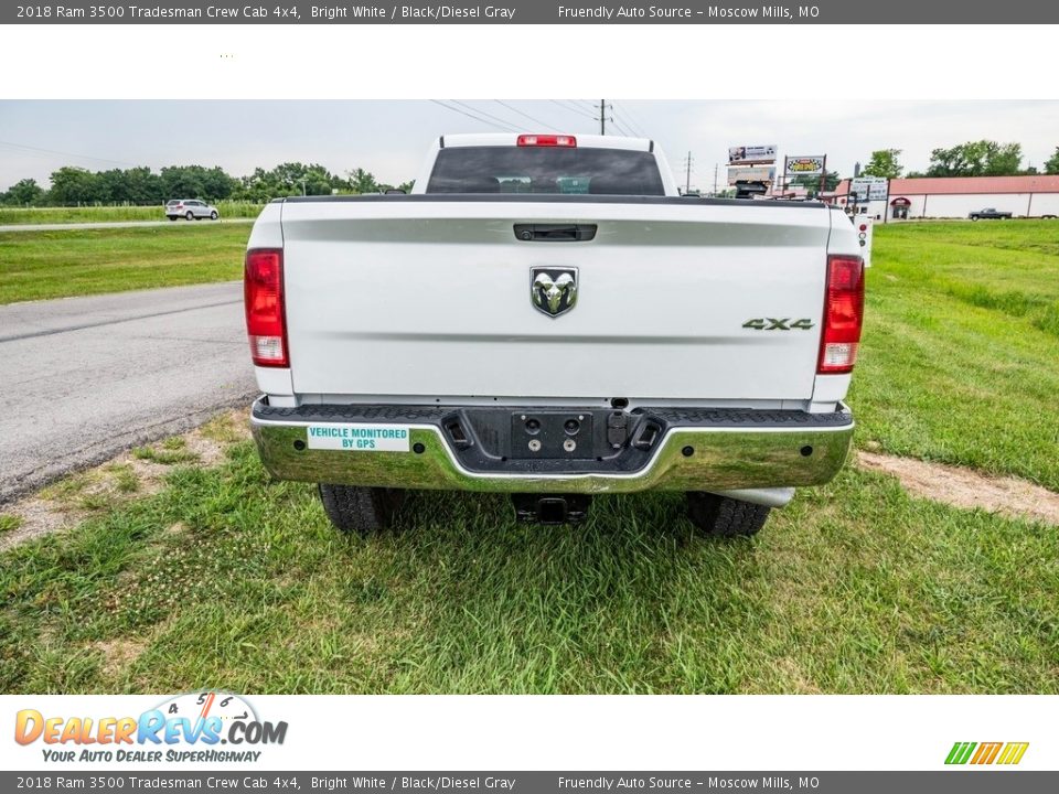 2018 Ram 3500 Tradesman Crew Cab 4x4 Bright White / Black/Diesel Gray Photo #5