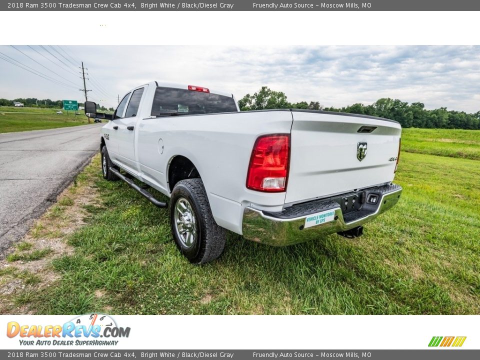 2018 Ram 3500 Tradesman Crew Cab 4x4 Bright White / Black/Diesel Gray Photo #6