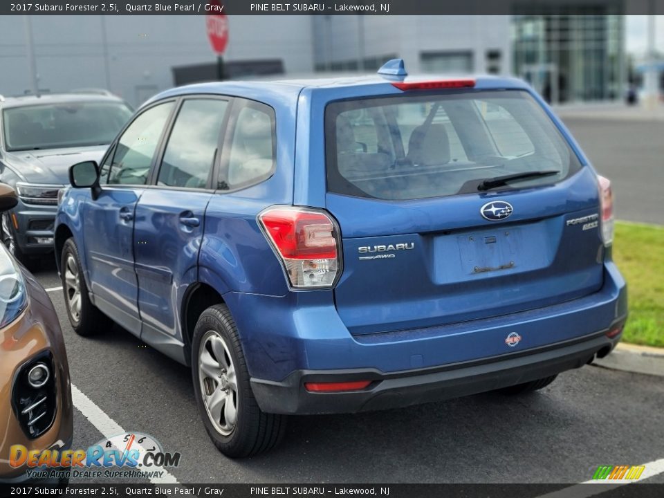 2017 Subaru Forester 2.5i Quartz Blue Pearl / Gray Photo #7