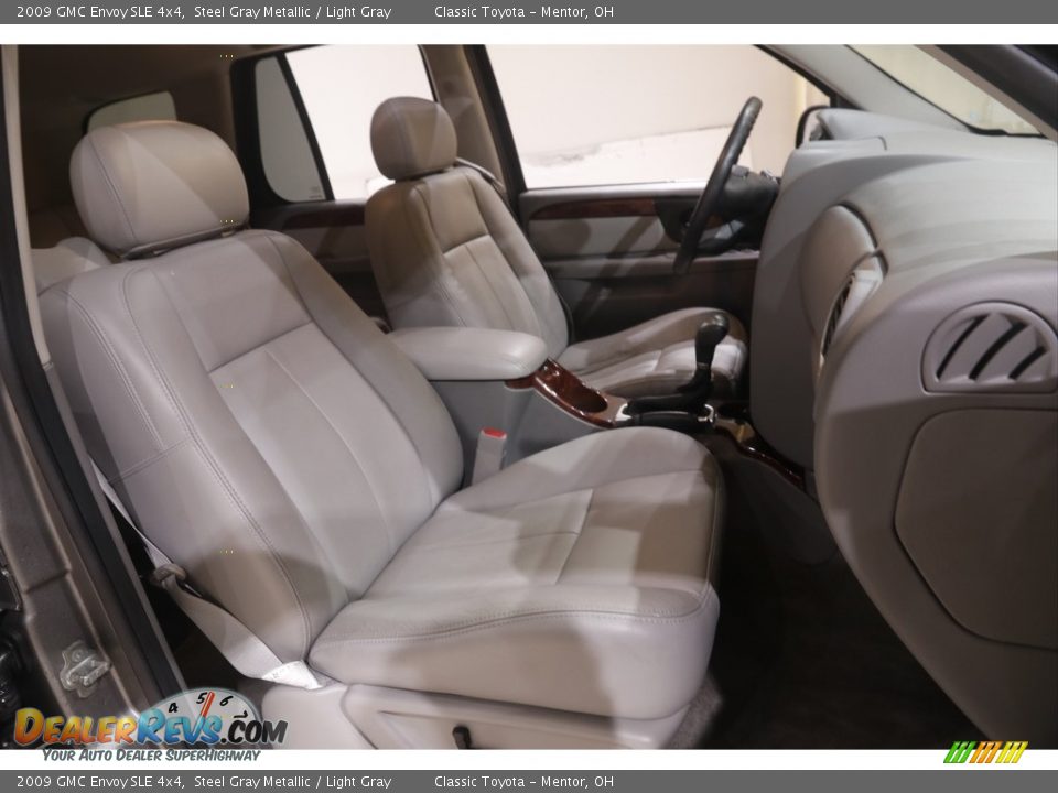 Front Seat of 2009 GMC Envoy SLE 4x4 Photo #12