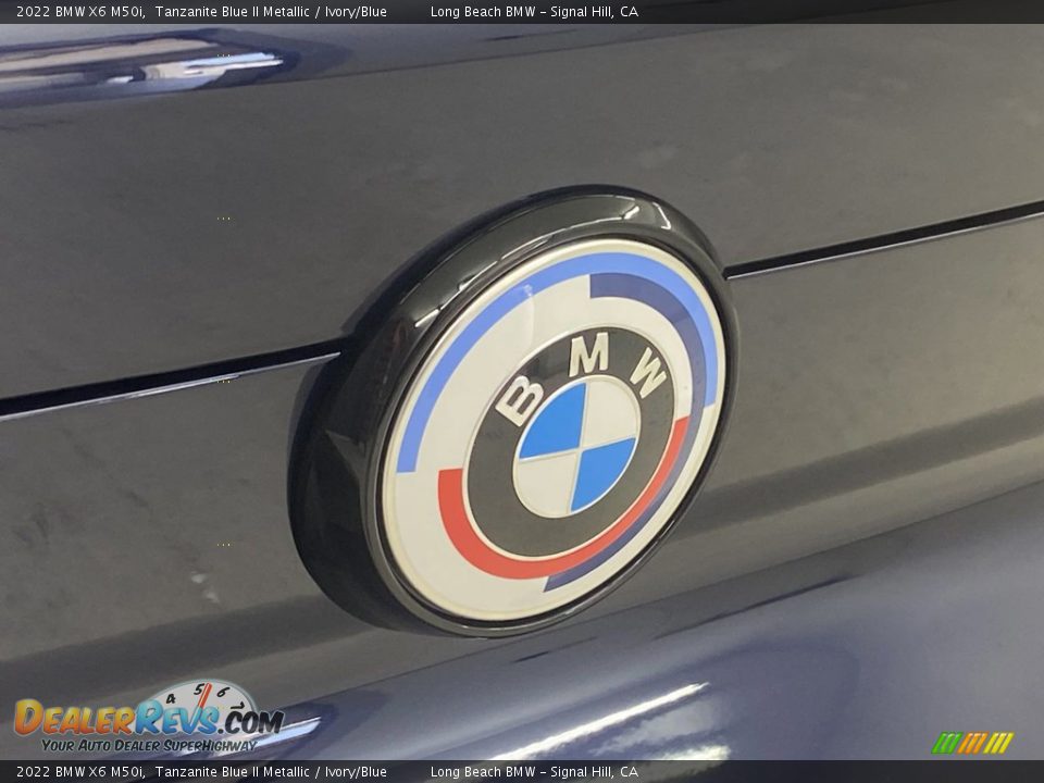 2022 BMW X6 M50i Tanzanite Blue II Metallic / Ivory/Blue Photo #7
