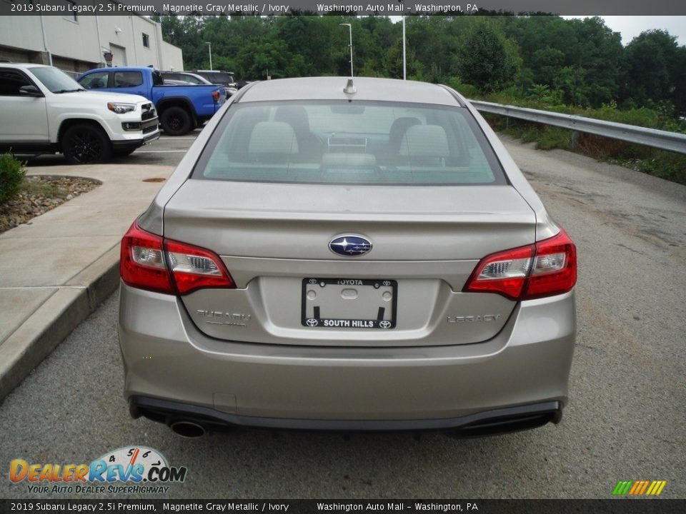 2019 Subaru Legacy 2.5i Premium Magnetite Gray Metallic / Ivory Photo #16