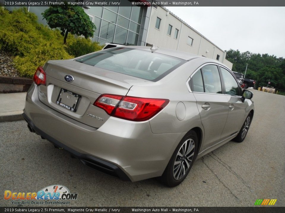 2019 Subaru Legacy 2.5i Premium Magnetite Gray Metallic / Ivory Photo #17