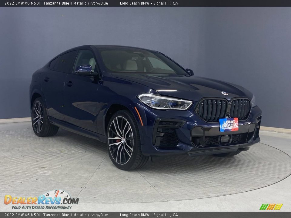 Front 3/4 View of 2022 BMW X6 M50i Photo #28