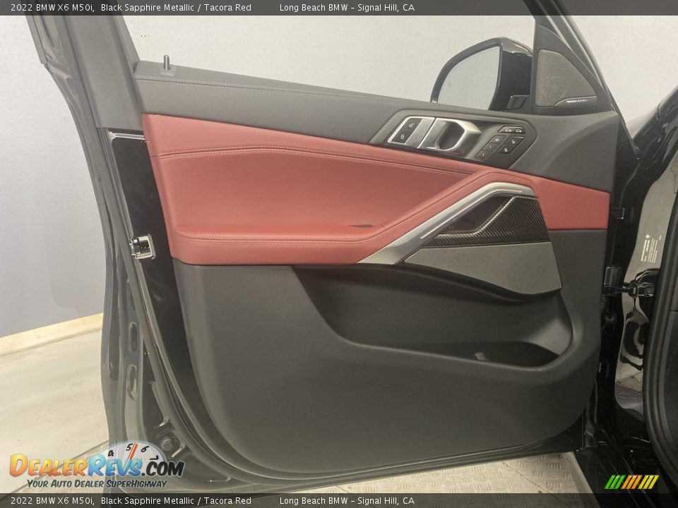 Door Panel of 2022 BMW X6 M50i Photo #11