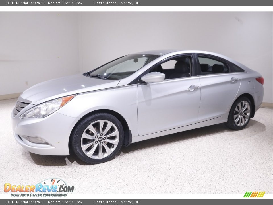 2011 Hyundai Sonata SE Radiant Silver / Gray Photo #3