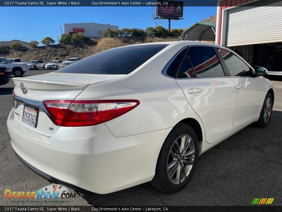 2017 Toyota Camry SE Super White / Black Photo #3