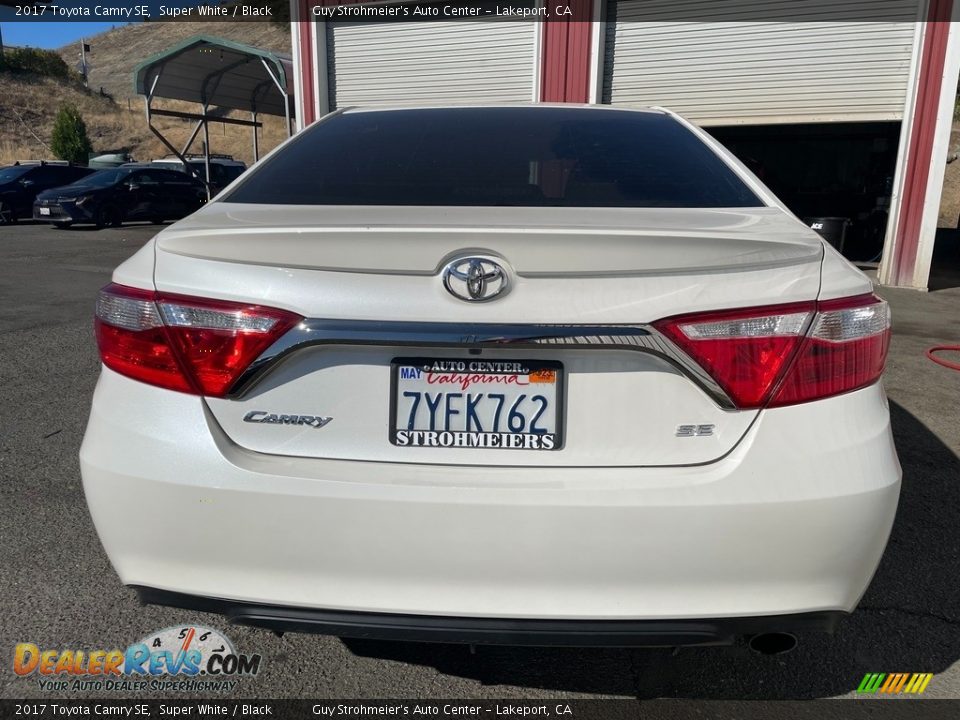 2017 Toyota Camry SE Super White / Black Photo #4