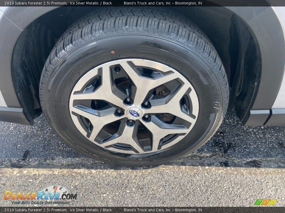 2019 Subaru Forester 2.5i Premium Ice Silver Metallic / Black Photo #35
